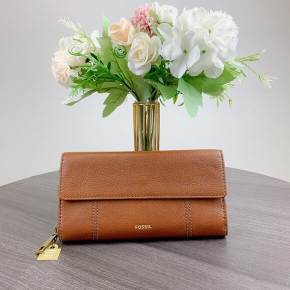 Fossil SWL3009210 Jori RFID Flap Clutch IN Brown - Picture 1 of 6